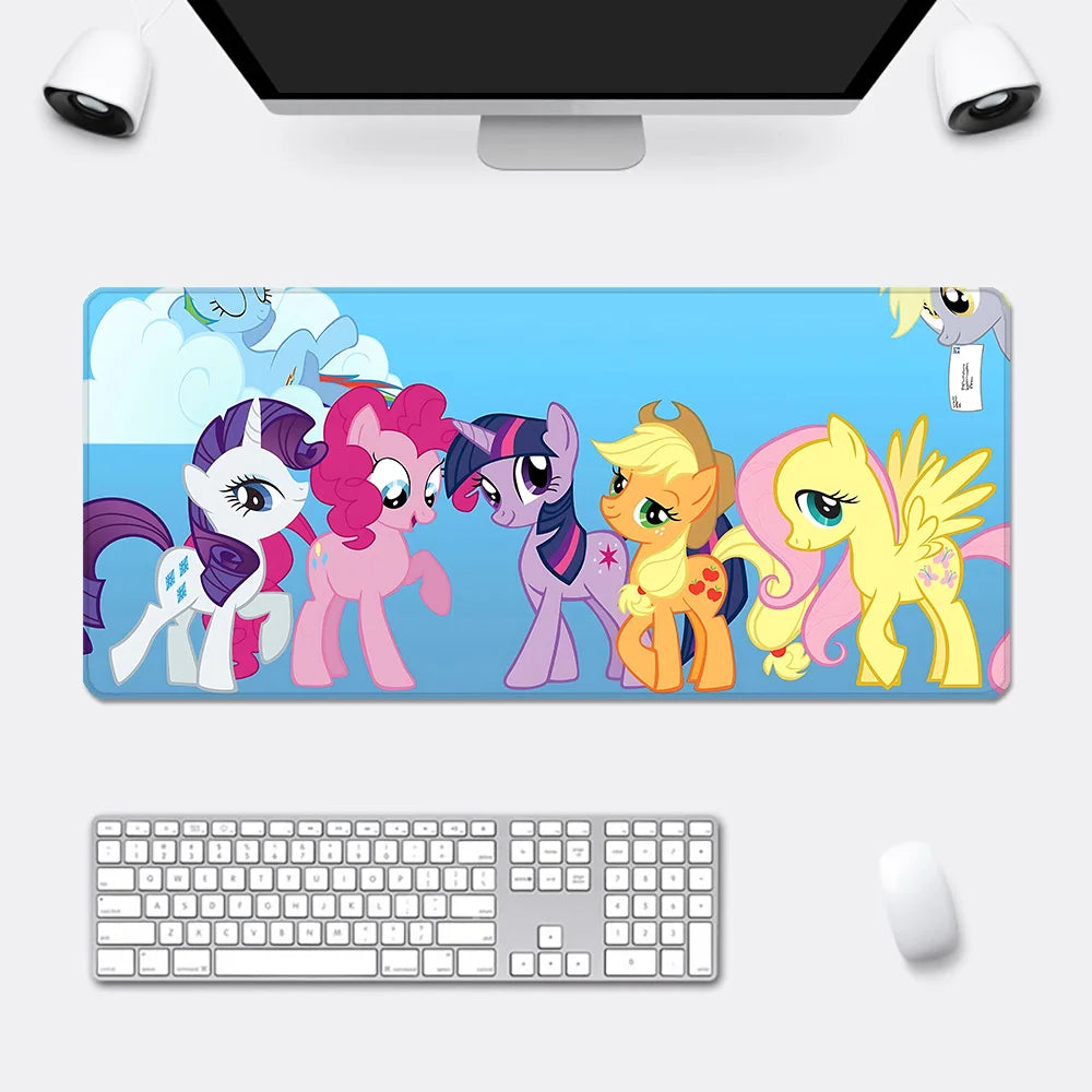 My Little Pony desk mat features Rarity, Pinkie Pie, Twilight Sparkle, Applejack, and Fluttershy against a blue sky.