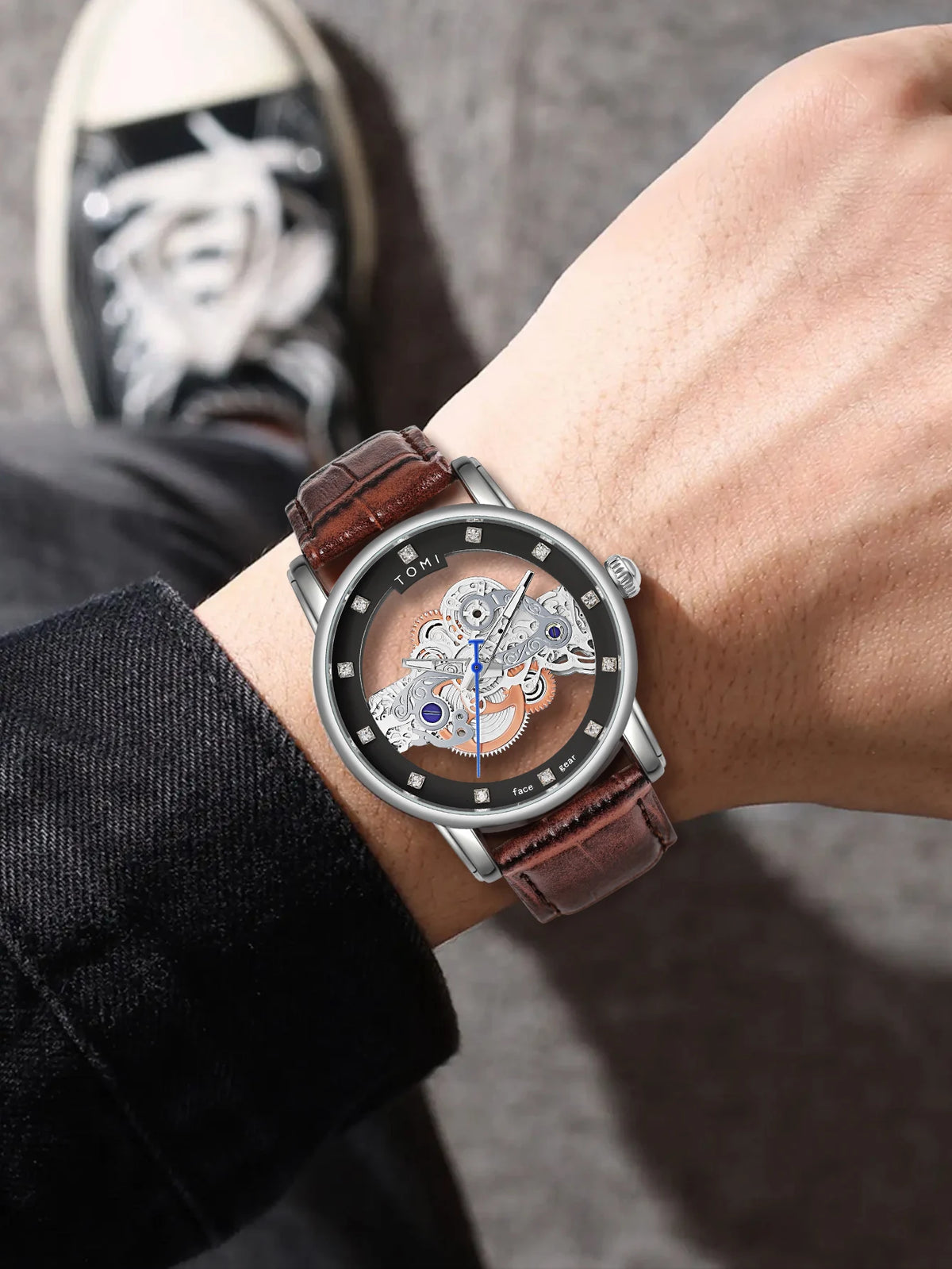TOMI New Popular Watch Luxury Casual Men's and Women's Watch Hollow Diamond Quartz Watch